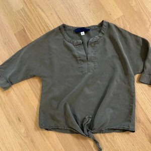 $5 ADD ON Women’s XS top from Francesca’s Boutique